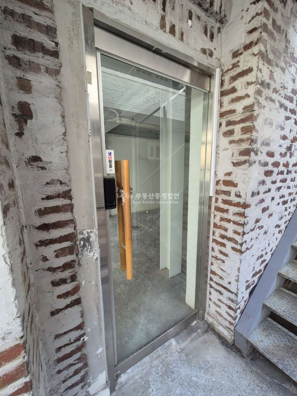 서울 마포구 연남동 연남동 미로길 동진시장 인근 10평 쇼룸, 팝업장, 소품샵 추천합니다. 월세 매물번호 12596 사진 6