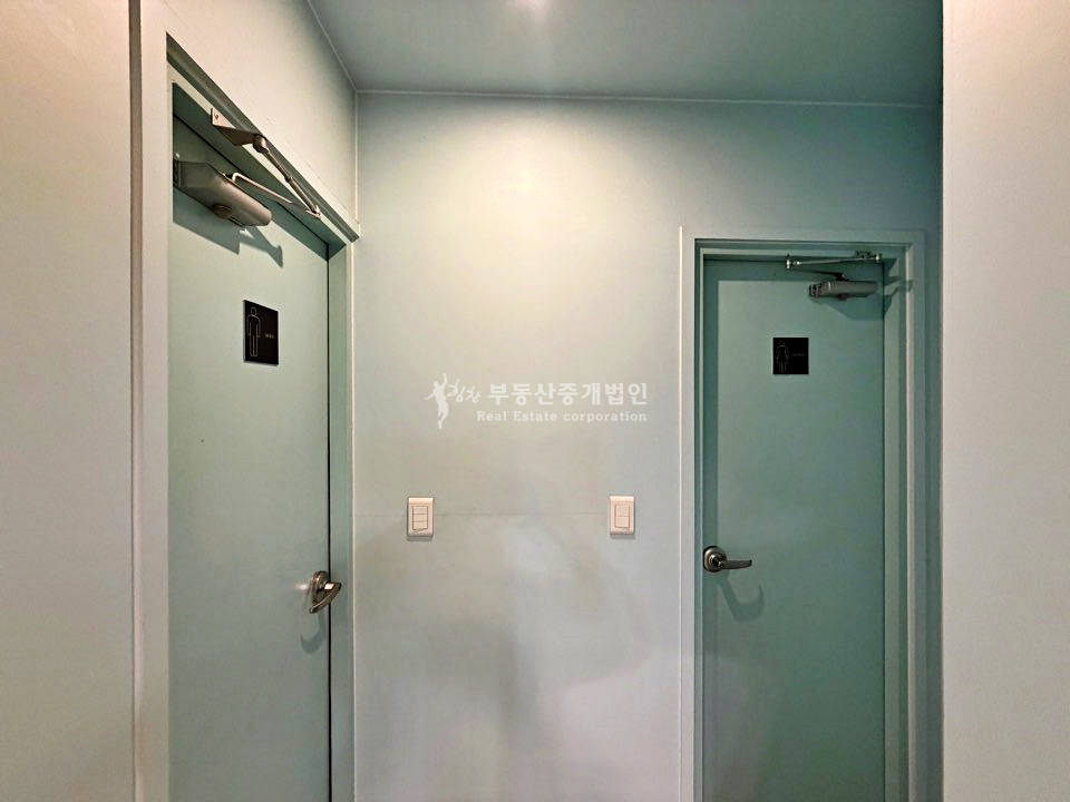 서울 마포구 서교동 I힘찬I 무권리 레드로드 방향 유동 상시 넘치는 라인 넓은평수 접근성 좋은 상가3층 월세 매물번호 13393 사진 7