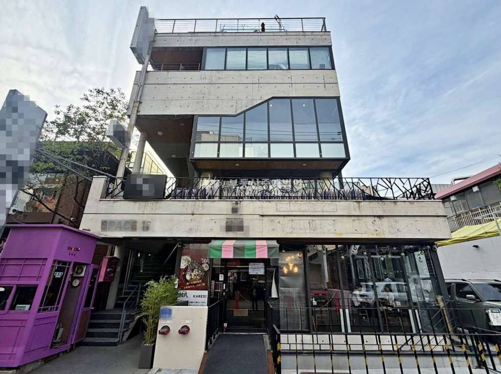 서울 마포구 서교동 I힘찬I 무권리 젠틀몬스터 레드로드 이면 테라스 有 귀한 대형평수 상가 2층 월세 매물번호 13057 사진 9