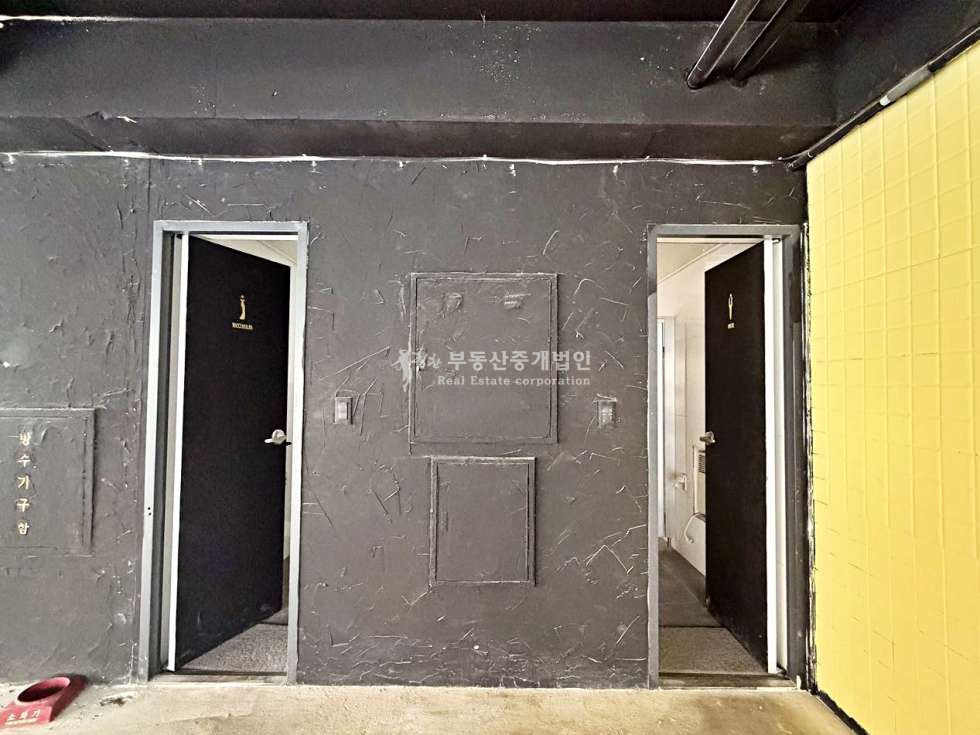 서울 마포구 서교동 I힘찬I 무권리 젠틀몬스터 레드로드 이면 테라스 有 귀한 대형평수 상가 2층 월세 매물번호 13057 사진 11