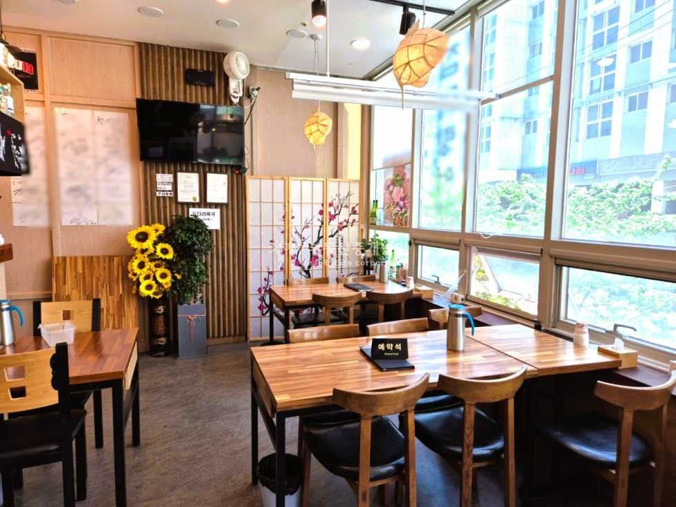 서울 마포구 성산동 l 힘찬 l 2층코너 노출좋음 l 소액권리 l 오피스주거 밀집 월세 매물번호 13795 사진 2