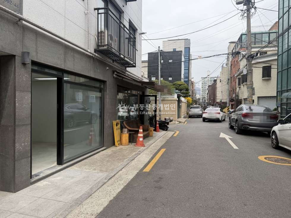 서울 마포구 연남동 I힘찬I 무권리 I 연남동 주거, 오피스 상권 노출좋은 상가 1층 월세 매물번호 12813 사진 4