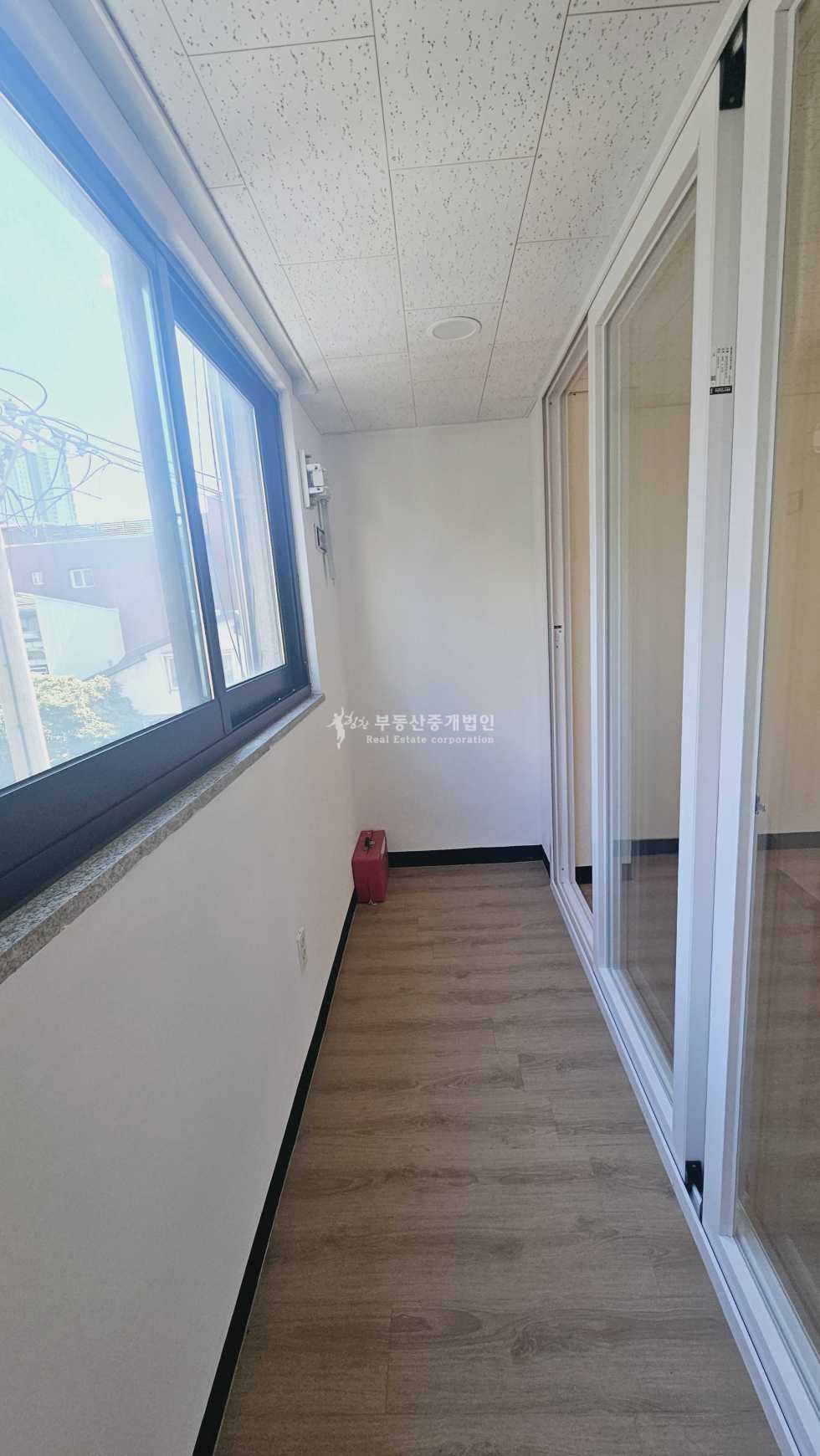 서울 마포구 서교동 나무뷰 숲속뷰 햇살좋은 네모반듯 사무실 월세 매물번호 13805 사진 6
