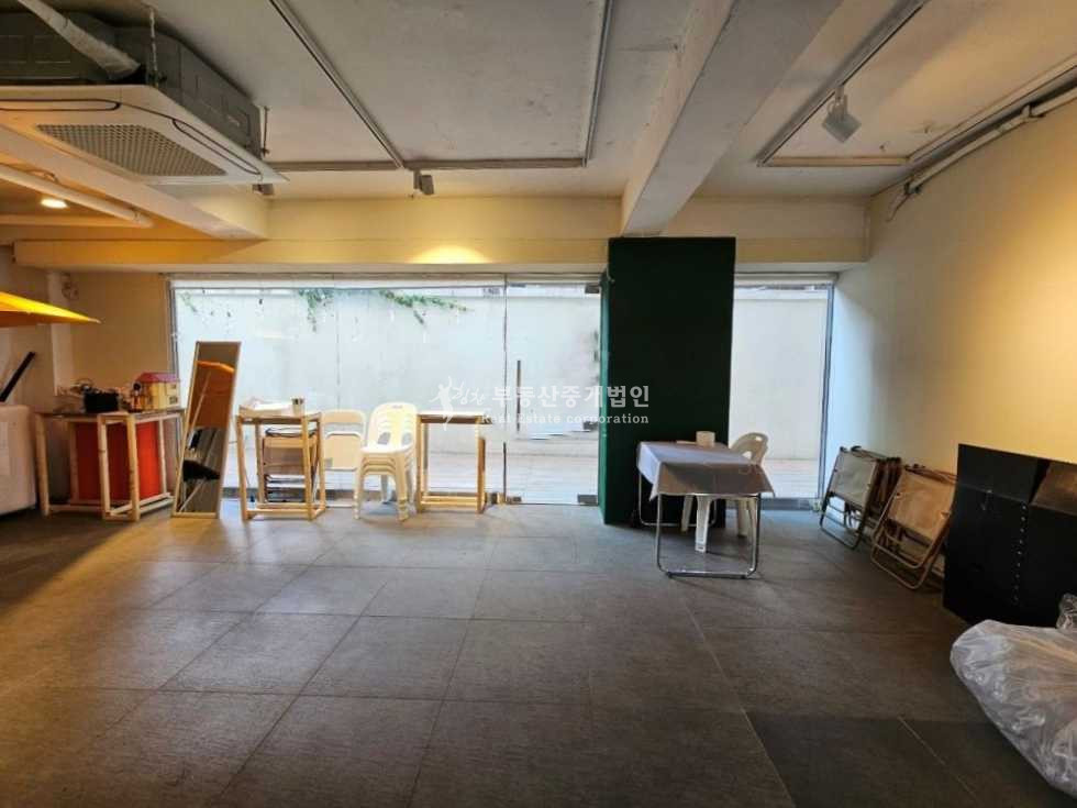 서울 마포구 서교동 무권리 l 홍대패션거리 l 메인중심 l 2면통창 노출굿 월세 매물번호 13577 사진 3