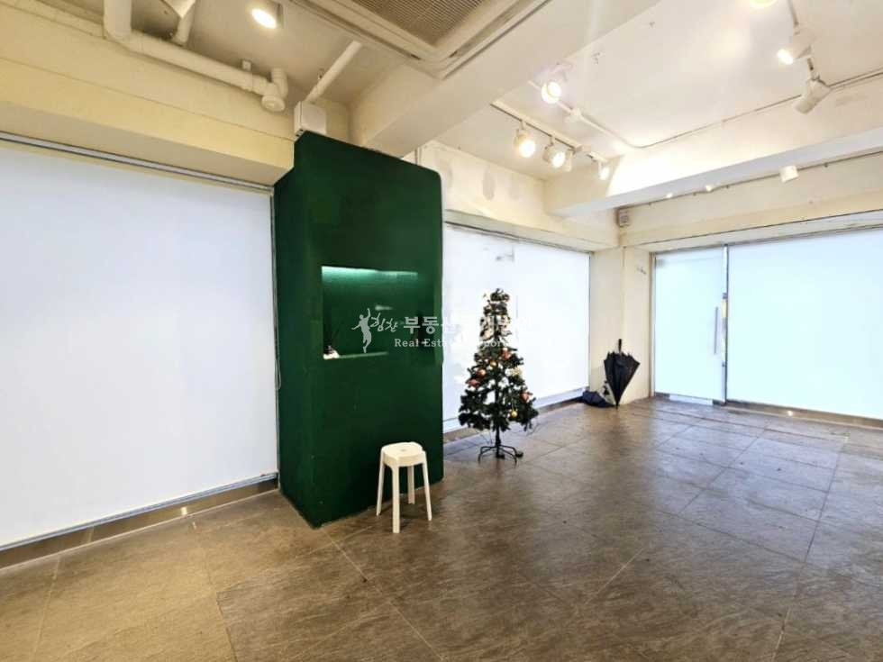 서울 마포구 서교동 무권리 l 홍대패션거리 l 메인중심 l 2면통창 노출굿 월세 매물번호 13577 사진 8