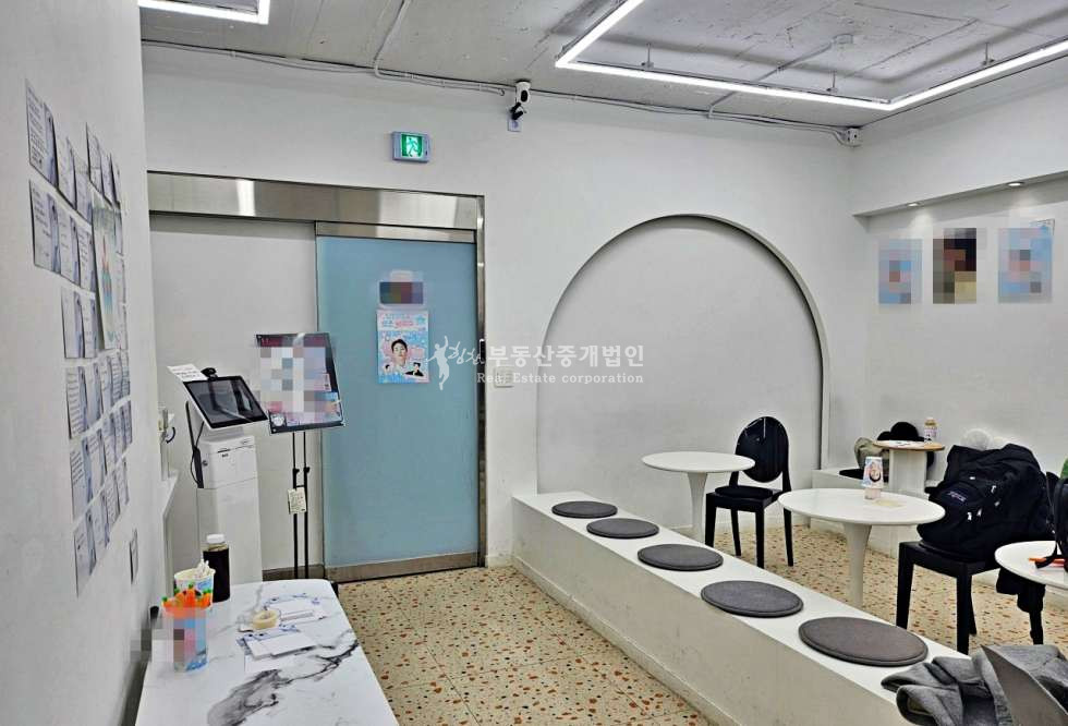 서울 마포구 서교동 I힘찬I 합정 젠틀몬스터라인 유동넘치는 위치 깔끔한 내부 상가 2층 월세 매물번호 12840 사진 2