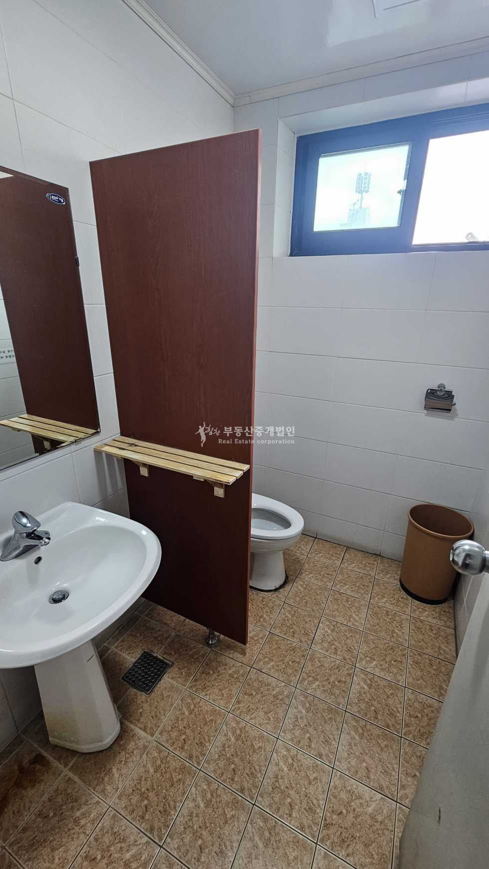 서울 마포구 합정동 합정초역세권 대형평수 노출천정 레일등 인테리어 월세 매물번호 13585 사진 6