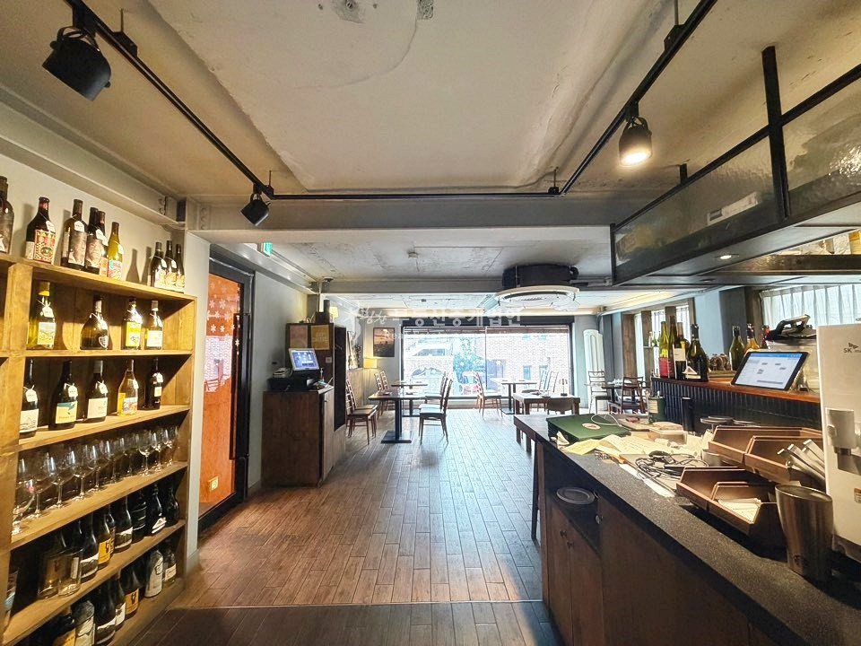 서울 마포구 합정동 I힘찬I 무권리 합정역세권 하늘길 메인 라인 내부컨디션 최상의 상가 1층 월세 매물번호 13529 사진 9