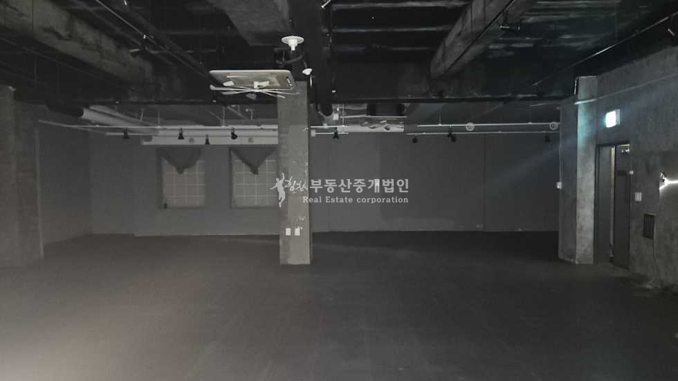 서울 마포구 연남동 무권리 연남동숲길 유동많은 대로변 지층 월세 매물번호 13842 사진 2
