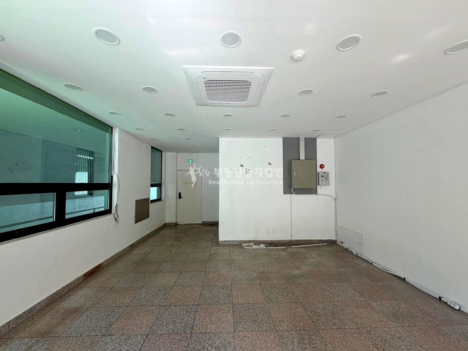 서울 마포구 망원동 I힘찬I 무권리 망원시장 인근 유동걱정 無 전면노출좋은 대로변 상가1층 월세 매물번호 13377 사진 1