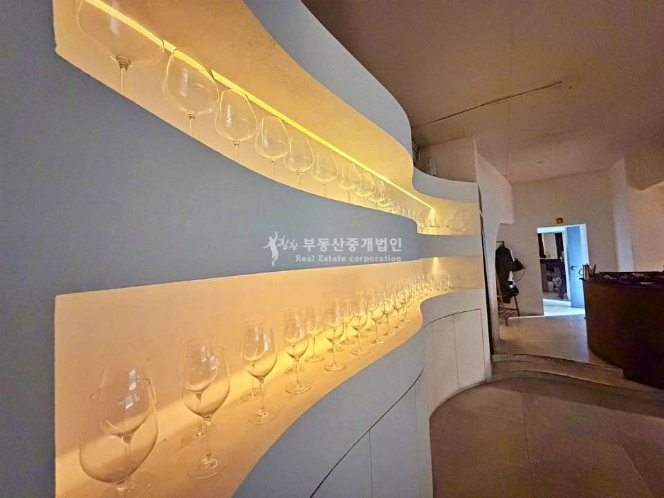 서울 마포구 연남동 I힘찬I 연남동 시설완비 감성적 고급스러운 내부인테리어 대로변 상가 2층 월세 매물번호 13634 사진 8