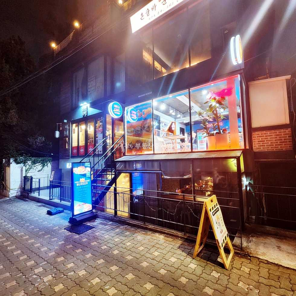 서울 마포구 연남동 연남동 미로길 초입 I 노출 잘되는 반지층 I 유동 많은 라인 월세 매물번호 13855 사진 6