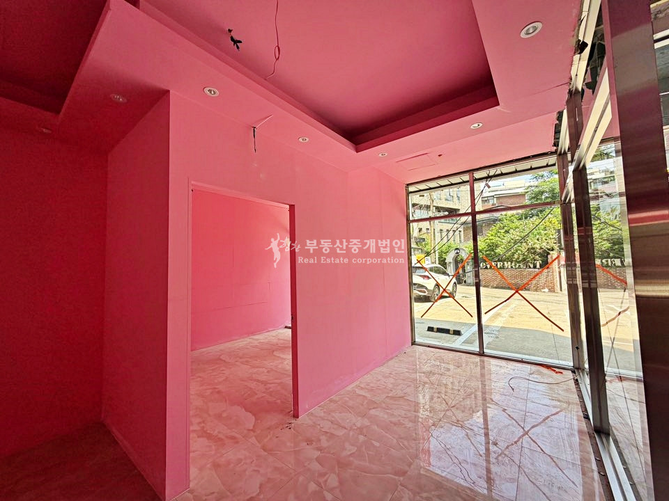 서울 마포구 서교동 I힘찬I 무권리 홍대삼거리포차 옆 대로변 노출성 접근성 극강의 위치 상가 1층 월세 매물번호 13300 사진 7