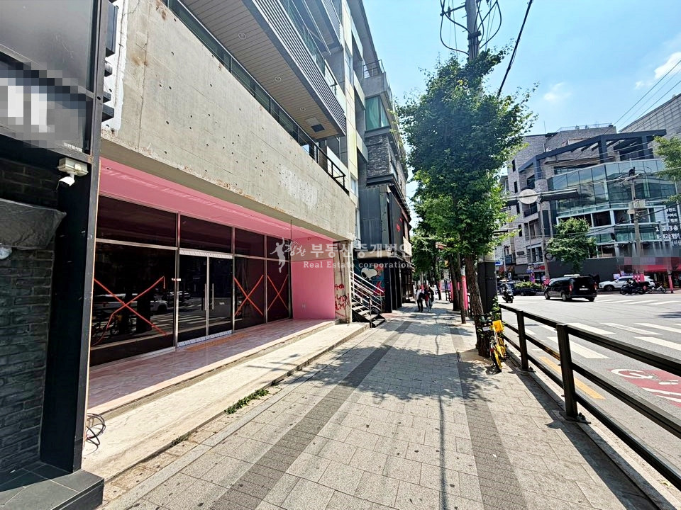 서울 마포구 서교동 I힘찬I 무권리 홍대삼거리포차 옆 대로변 노출성 접근성 극강의 위치 상가 1층 월세 매물번호 13300 사진 11