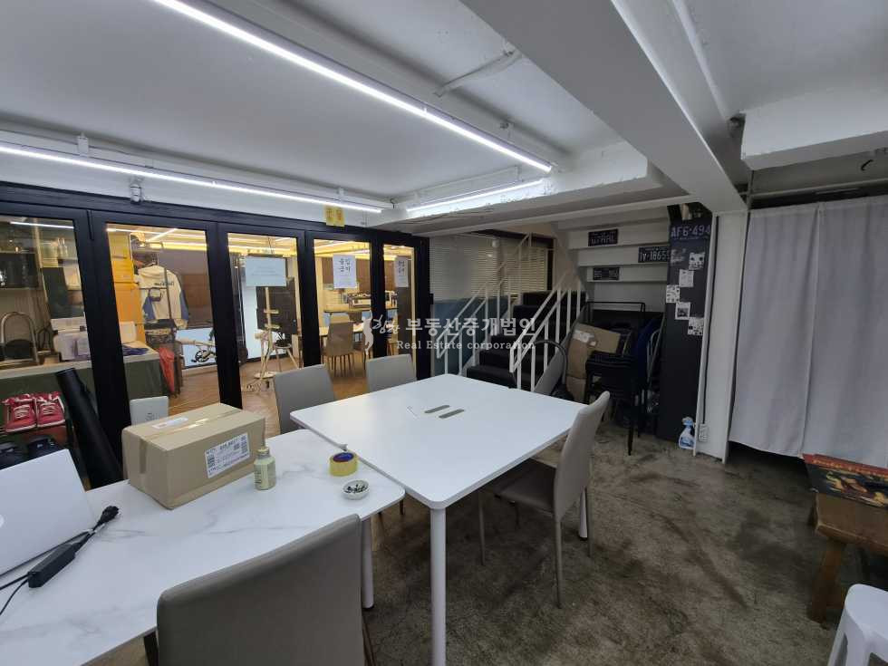 서울 마포구 서교동 망원역 도보 5분거리 개방감 있는 통임대건물 월세 매물번호 13593 사진 11