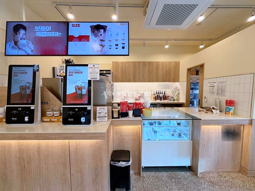 서울 마포구 서교동 홍대 레드로드인근. 코너자리 가시성 좋은 1층 상가 월세 매물번호 11426 사진 3
