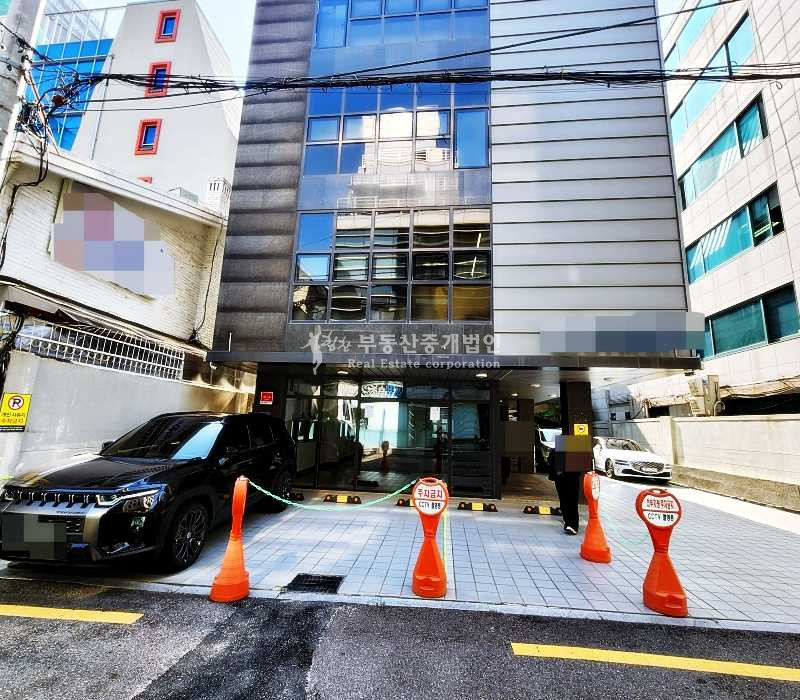 서울 마포구 동교동 홍대역세권 1층 무권리 상가 I 간판 주차 가능 I 전면 2면 통유리 월세 매물번호 13913 사진 6