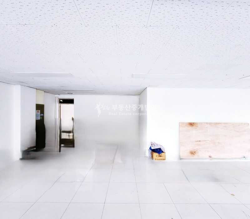 서울 마포구 성산동 홍익초 앞 대로변 , 전면 2면 코너 , 네모 반듯한 1층 상가, 전면 통유리 월세 매물번호 13955 사진 5