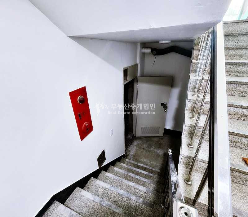 서울 마포구 성산동 홍익초 앞 기둥 없는 넓은 지층 상가, 스튜디오, 연습실 추천 월세 매물번호 13958 사진 3