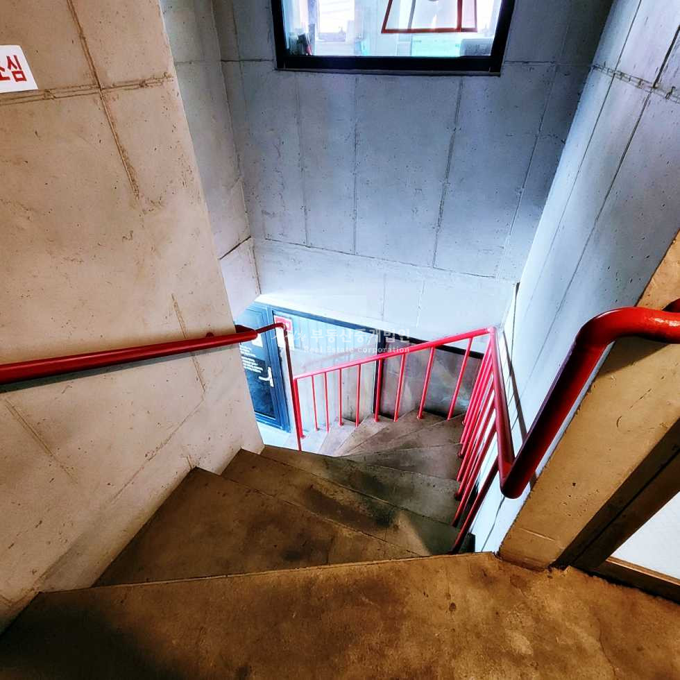 서울 마포구 망원동 망원역 인근 노출 좋은 2층 상가 I 깔끔한 외관 I 내부시설 좋음 월세 매물번호 13876 사진 9