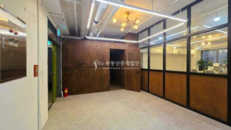 서울 마포구 합정동 l 힘찬 l 현황상지하1층 l 코너 l 브랜딩 하기 좋은 대형평수 월세 매물번호 13962 사진 5