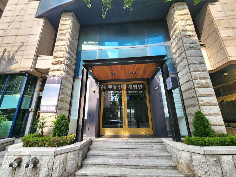 서울 마포구 서교동 무권리 l 1층 l 대로변 l 노출좋은 귀한 대형평수 l 단독테라스 월세 매물번호 11134 사진 12