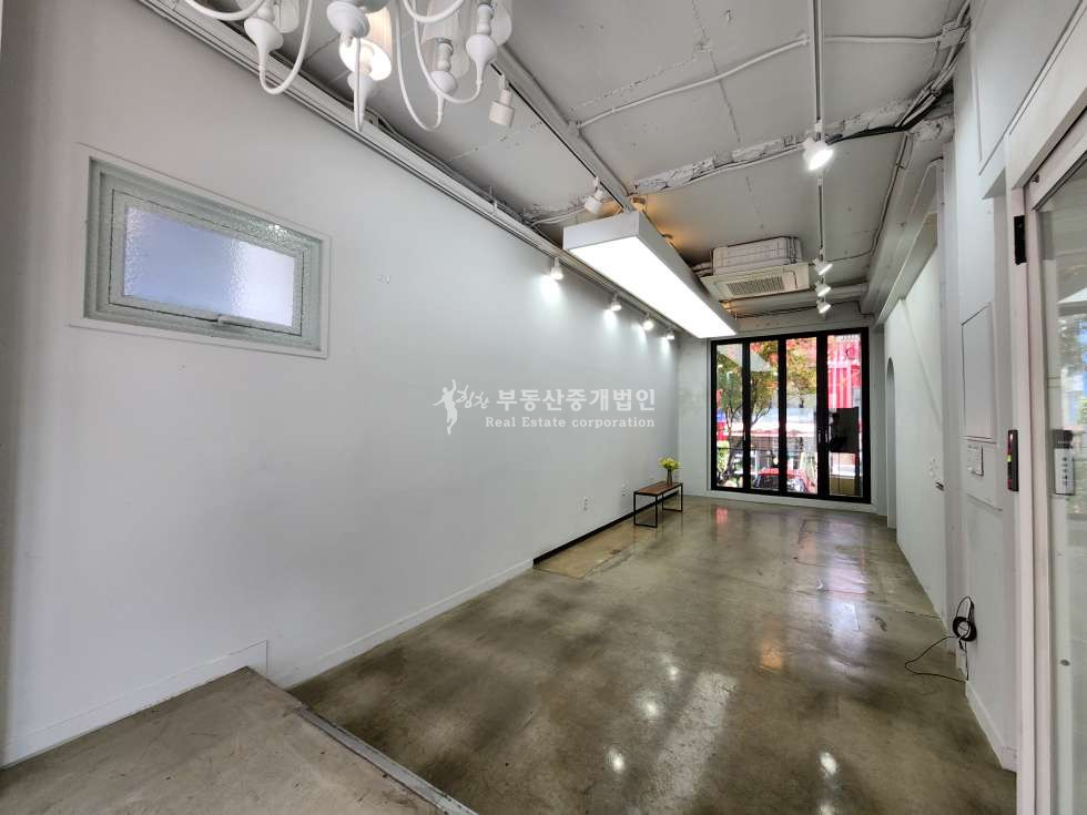 서울 마포구 상수동 무권리 l 상수카페거리 l 전면테라스 l 1.5층상가 월세 매물번호 10415 사진 7