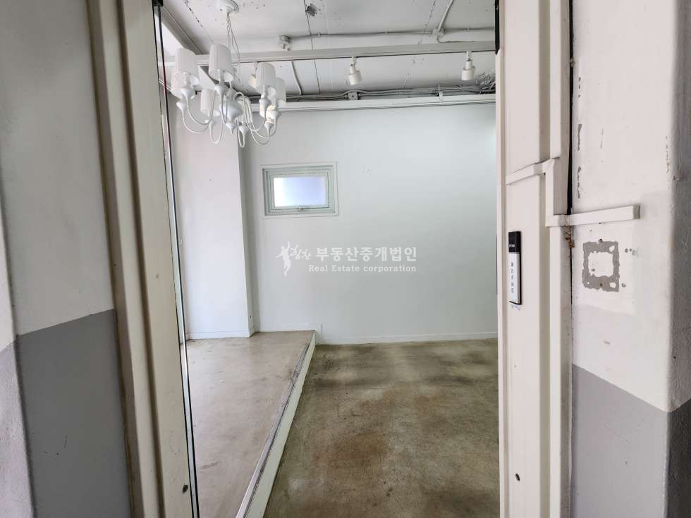 서울 마포구 상수동 무권리 l 상수카페거리 l 전면테라스 l 1.5층상가 월세 매물번호 10415 사진 10
