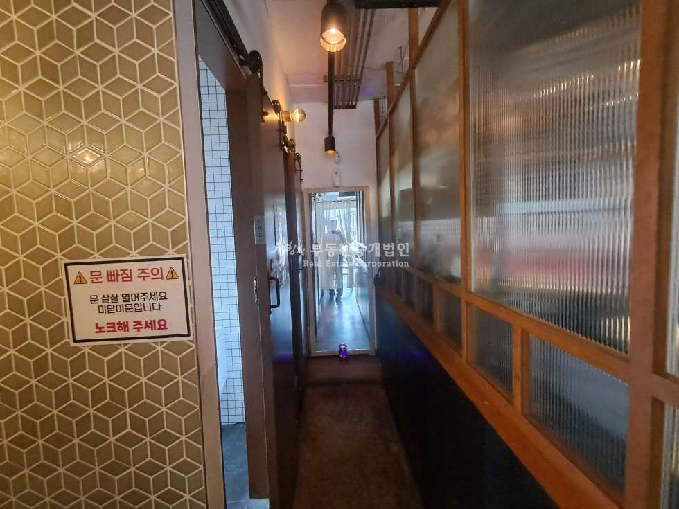 서울 마포구 망원동 망원시장 인근 코너에 위치한 2층 상가추천드립니다. 월세 매물번호 11807 사진 8