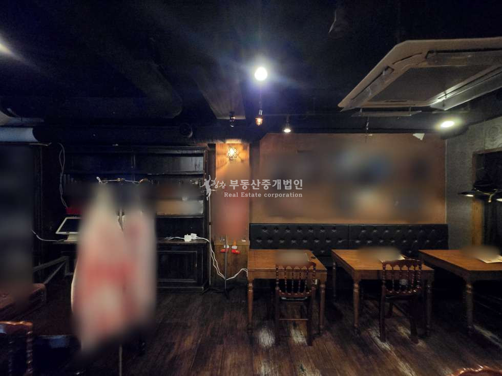 서울 마포구 서교동 홍대레드로드 365거리 초메인 이면 무권리 1층,2층 연층 상가 추천드립니다. 월세 매물번호 10330 사진 2