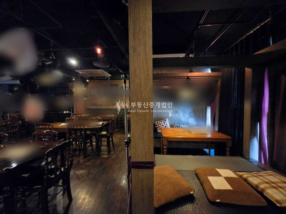 서울 마포구 서교동 홍대레드로드 365거리 초메인 이면 무권리 1층,2층 연층 상가 추천드립니다. 월세 매물번호 10330 사진 4