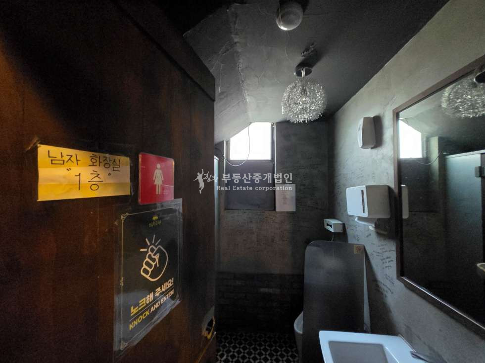 서울 마포구 서교동 홍대레드로드 365거리 초메인 이면 무권리 1층,2층 연층 상가 추천드립니다. 월세 매물번호 10330 사진 10