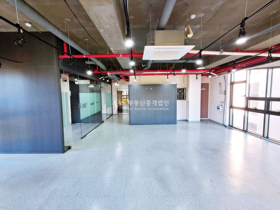 서울 마포구 서교동 서교동 잔다리로 대로변에 위치한 3층 사무실 추천드립니다. 월세 매물번호 12191 사진 14