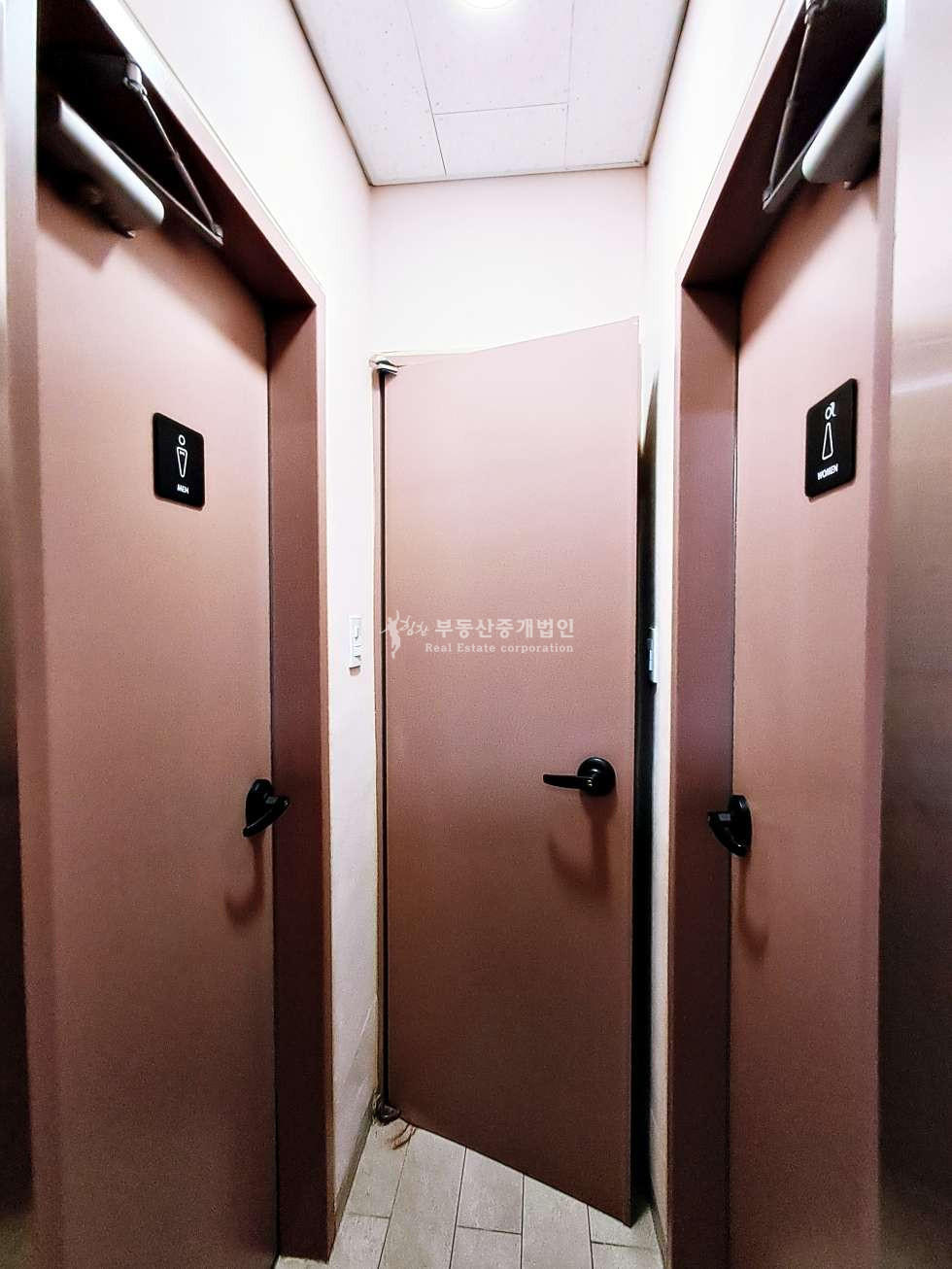 서울 마포구 서교동 서교동 잔다리로 대로변에 위치한 3층 사무실 추천드립니다. 월세 매물번호 12191 사진 16