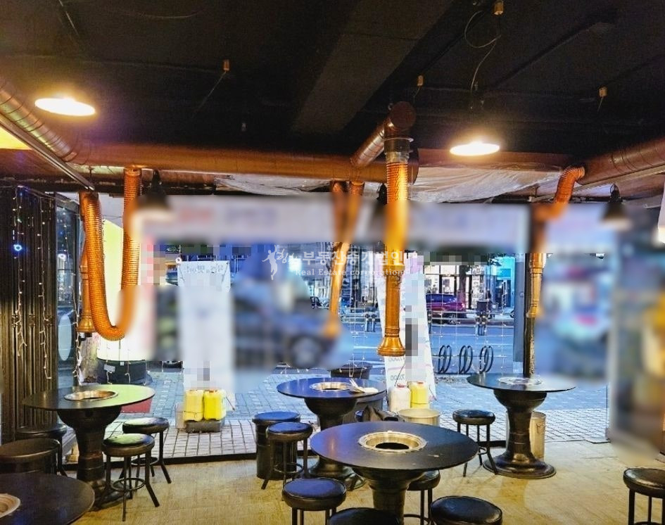 서울 마포구 상수동 365일 l 1층 대로변 고깃집운영중 l 전면폴딩도어 l 가성비월세 월세 매물번호 11240 사진 3