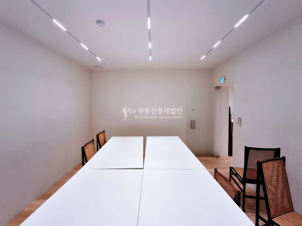 서울 마포구 서교동 서교동 사옥라인 노출 좋은 상가 추천드립니다~ 월세 매물번호 12037 사진 12
