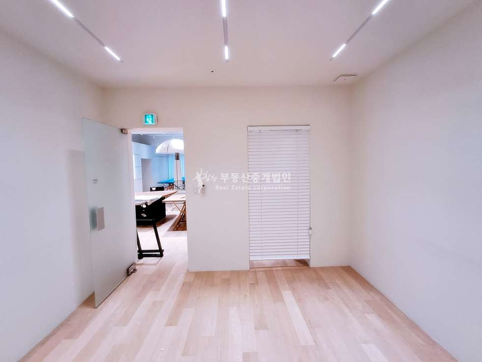 서울 마포구 서교동 서교동 사옥라인 노출 좋은 상가 추천드립니다~ 월세 매물번호 12037 사진 15