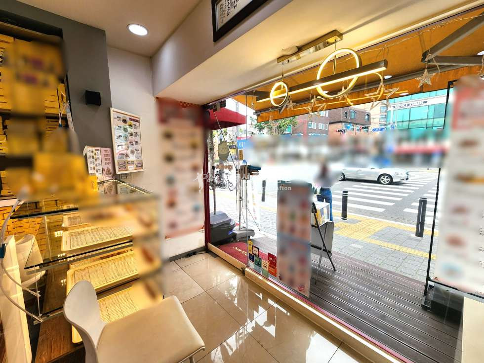 서울 마포구 망원동 횡단보도바로앞 l 대로변 1층상가 l 노출,가시성 대박 통창자리 월세 매물번호 10903 사진 1