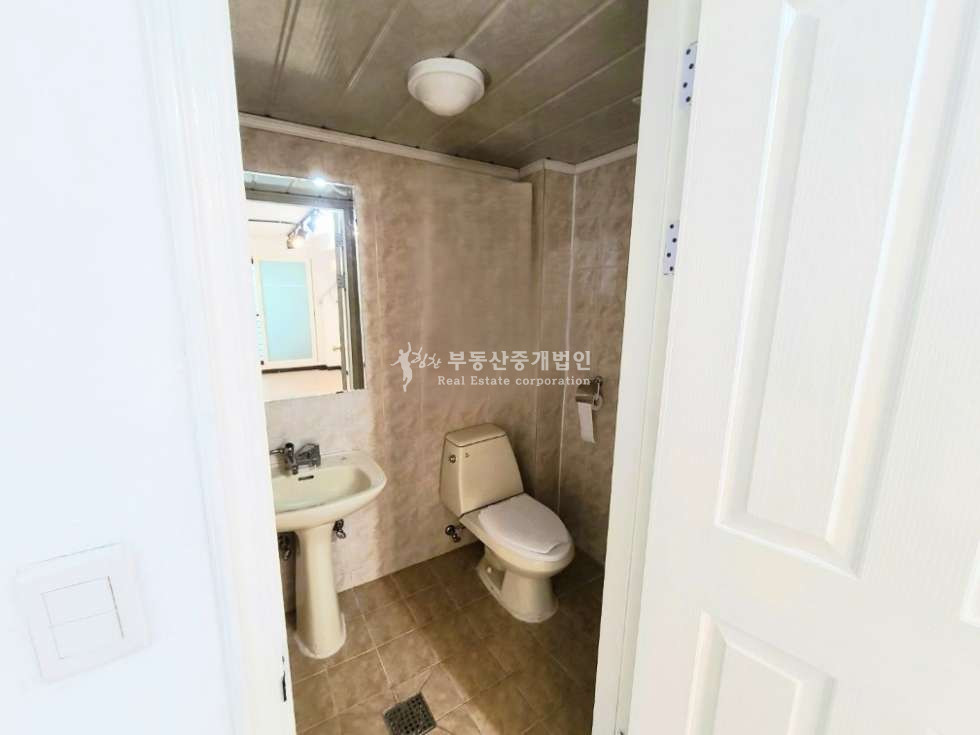 서울 마포구 서교동 무권리 l 소형상가 사무실 l 홍대역세권 l 2층 월세 매물번호 10094 사진 3
