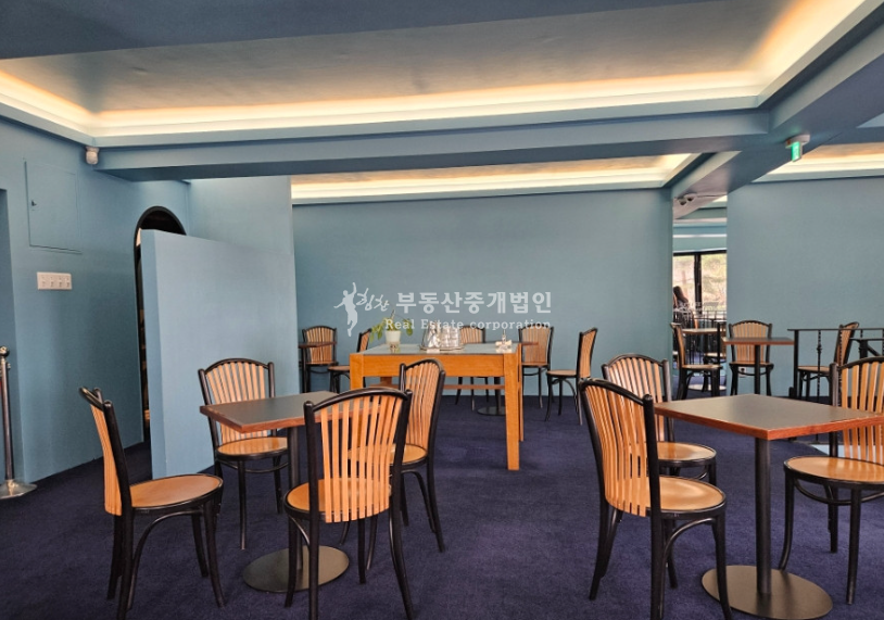 서울 용산구 후암동 후암동삼거리 코너에 위치한 상가 추천드립니다~ 월세 매물번호 11592 사진 1