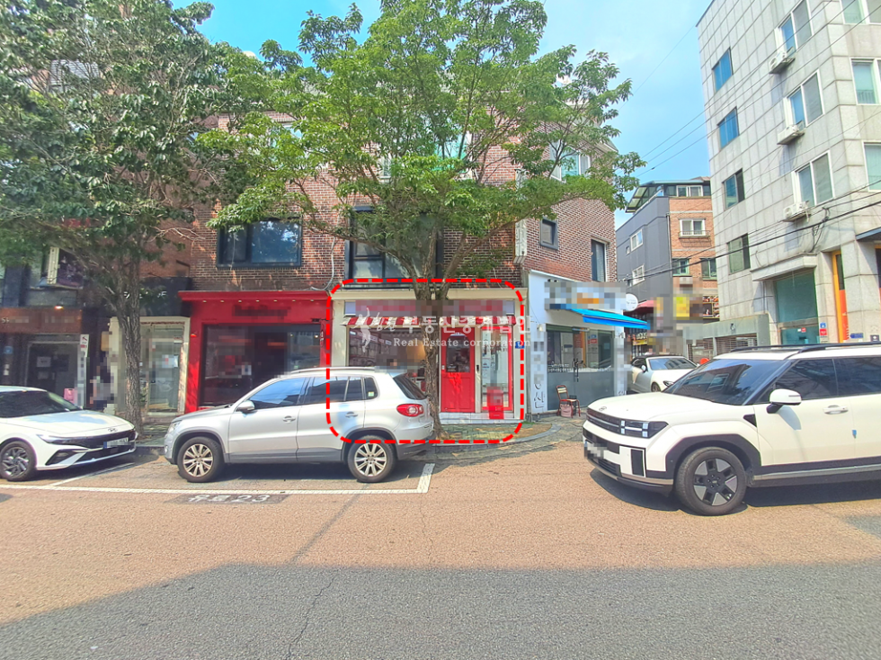 서울 마포구 서교동 홍대역세권 커피프린스라인 메인코너 내부 깔끔한 1층 상가 월세 매물번호 10946 사진 3