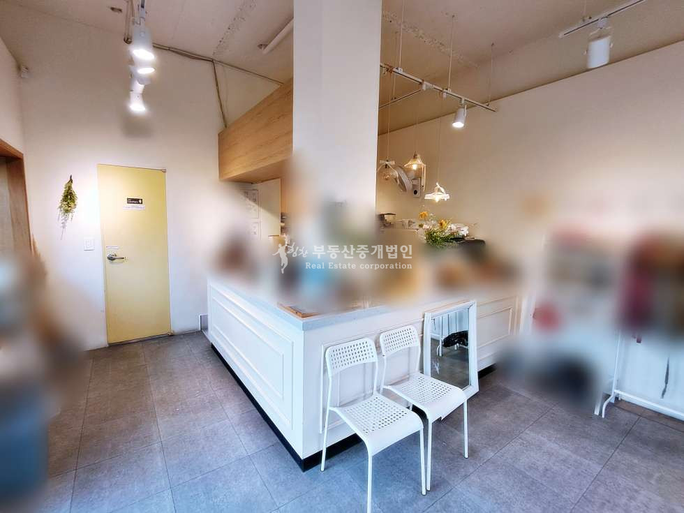 서울 마포구 연남동 대로변 가시성 좋은 2층 카페 자리 추천드립니다. 월세 매물번호 10251 사진 2