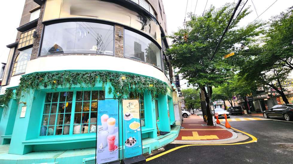 서울 마포구 합정동 합정카페거리 메인 l 코너위치 가시성 우수 l 2층상가 월세 매물번호 10666 사진 4