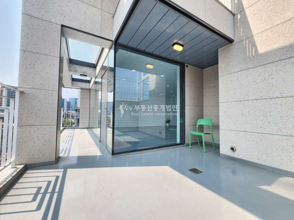 서울 마포구 연남동 무권리 l 신축 l 연트럴파크 l 홍대입구역5분거리 l 5층 월세 매물번호 10387 사진 7