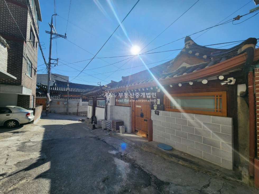 서울 종로구 삼청동 북촌 한옥마을 내 수익형 한옥 건물, 소액 투자로 높은 임대 수익 확보 가능 매매 매물번호 12578 사진 2