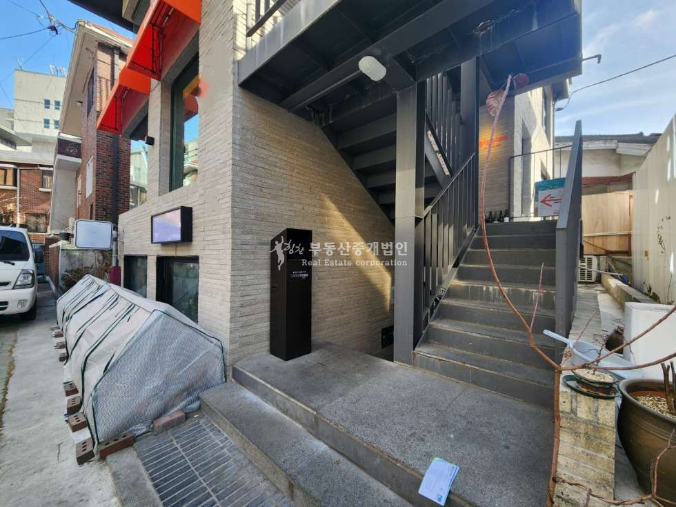 서울 마포구 망원동 망원역 도보 2분 망원시장 인근 유동인구 폭발 지역, 수익률 잘 나오는 올근생 꼬마빌딩 매매 매물번호 12600 사진 4