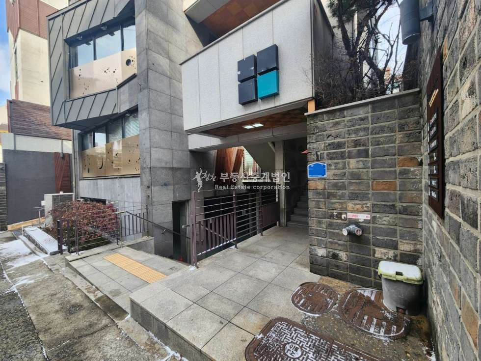 서울 마포구 서교동 홍대입구역 초역세권 경의선숲길 인근 준신축급 사옥형 건물 매매 매물번호 12490 사진 5