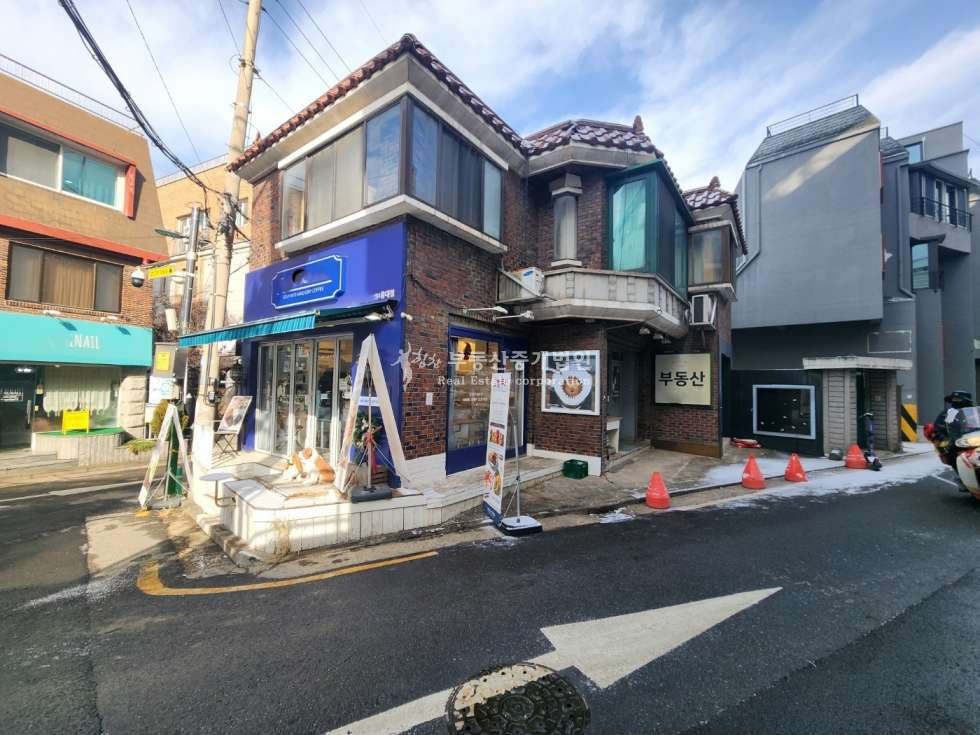 서울 마포구 서교동 홍대입구역 도보 5분, 대로변 이면 5거리 코너건물 , 가시성 갑 투자가치 높은 빌딩 매매 매물번호 12488 사진 3