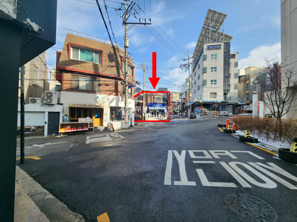 서울 마포구 서교동 홍대입구역 도보 5분, 대로변 이면 5거리 코너건물 , 가시성 갑 투자가치 높은 빌딩 매매 매물번호 12488 사진 8