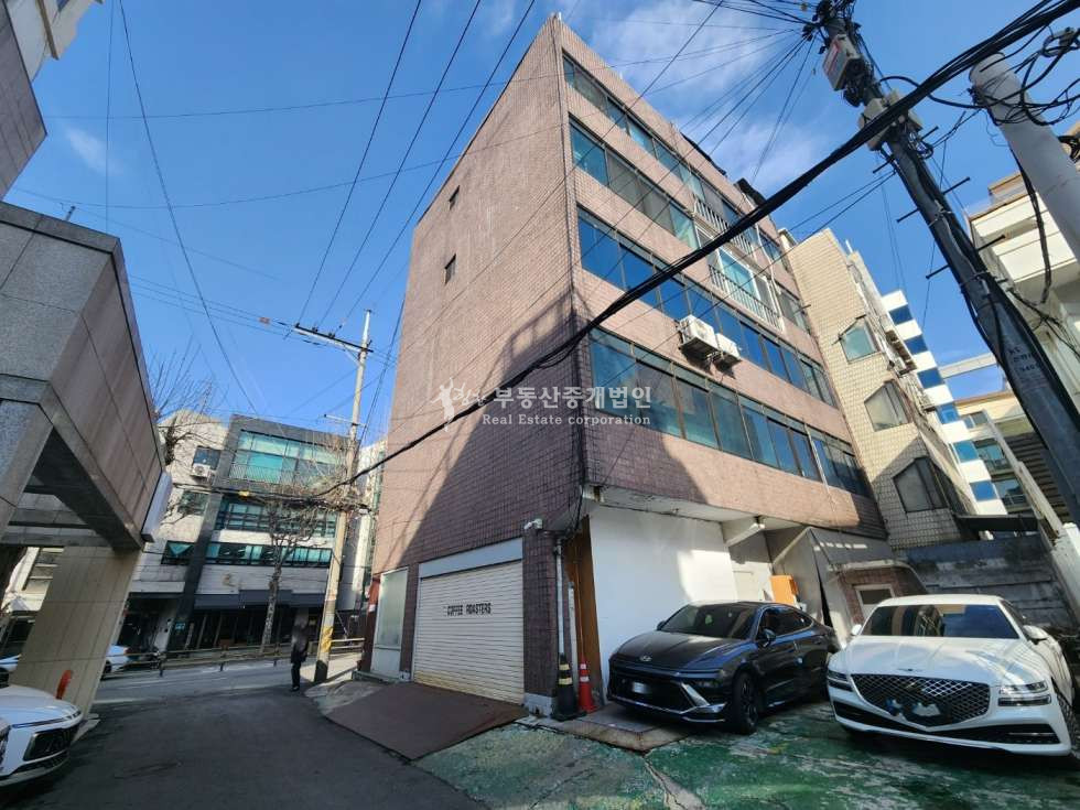 서울 마포구 서교동 홍대입구역 역세권, 4차선 대로변 코너 위치 가시성 우수한 건물 매매 매물번호 12487 사진 3